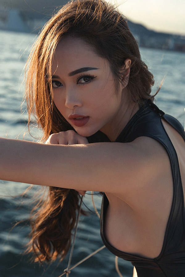 立花里子美腿女教師av在線