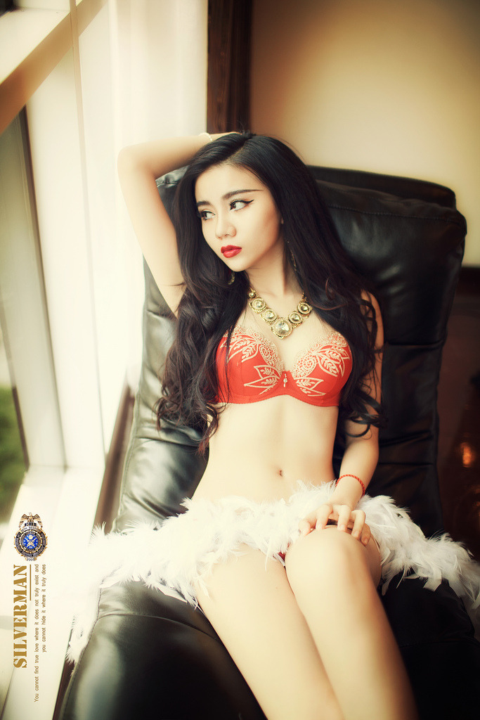 美女尿口免費(fèi)看